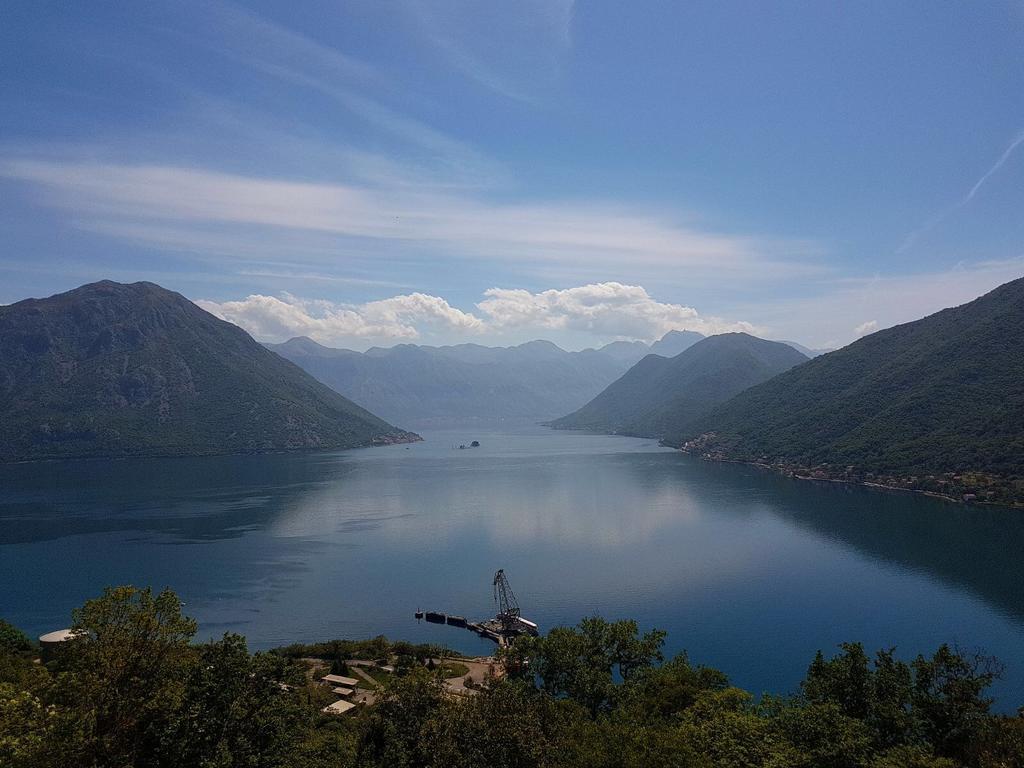 Apartment Titaneli Kotor Buitenkant foto