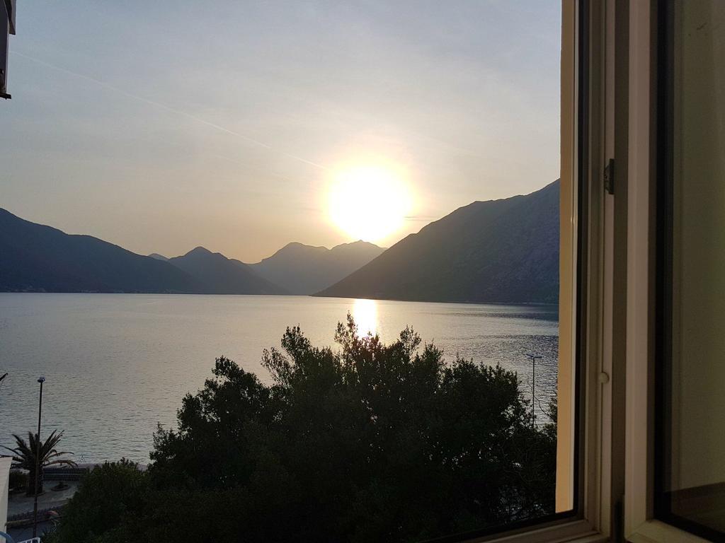 Apartment Titaneli Kotor Buitenkant foto